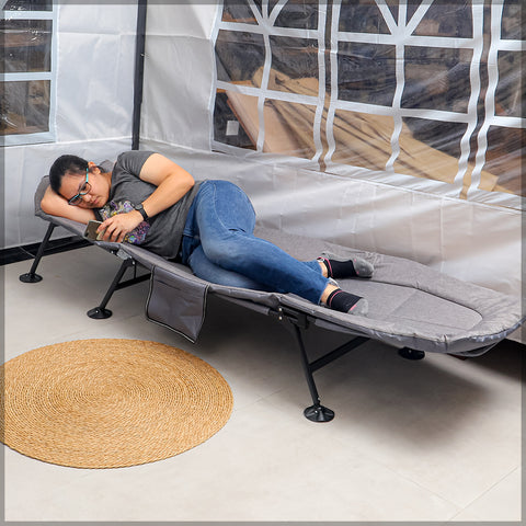 Adjustable guest bed