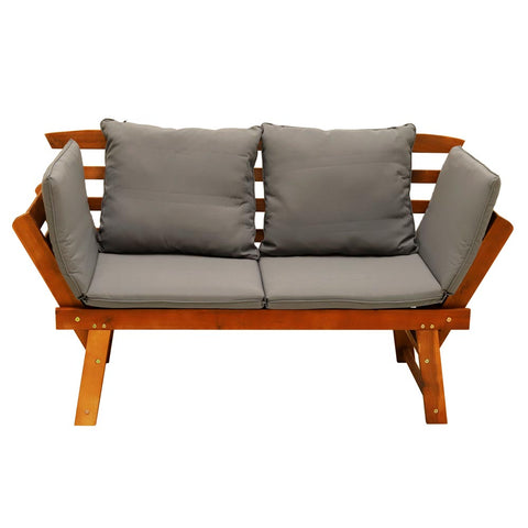 أريكة خشبية صلبة من خشب السنط في الهواء الطلق