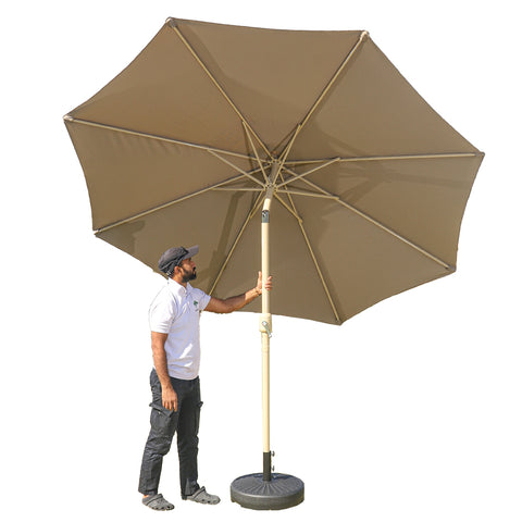 Outdoor shade umbrella