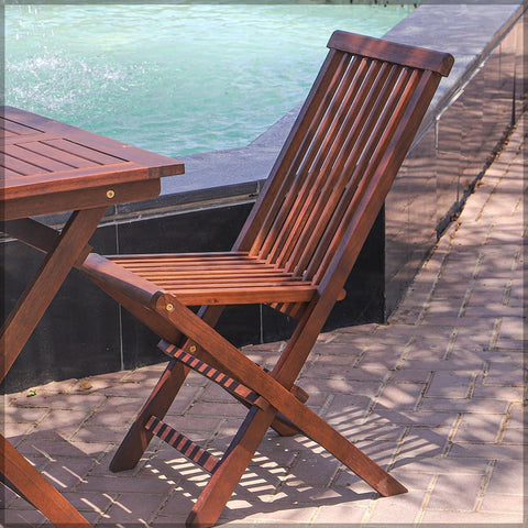 This foldable wooden garden chair is the perfect addition to any outdoor space.